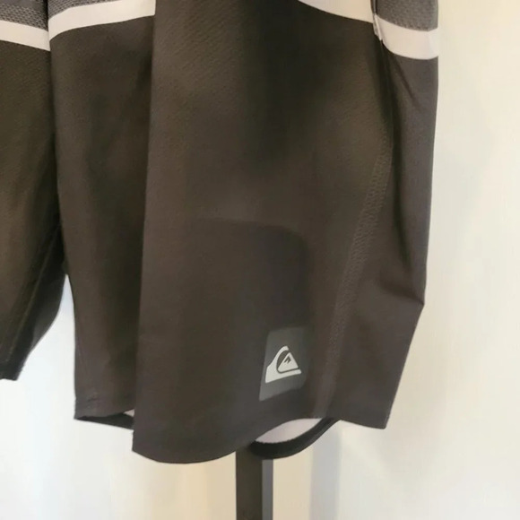 Quicksilver High Line Shorts - Picture 4 of 6